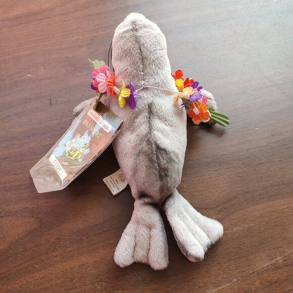 1999 Hawaiin Collectibles Passport Umo Plush Barking Monk Seal 9” - Picture 3 of 6